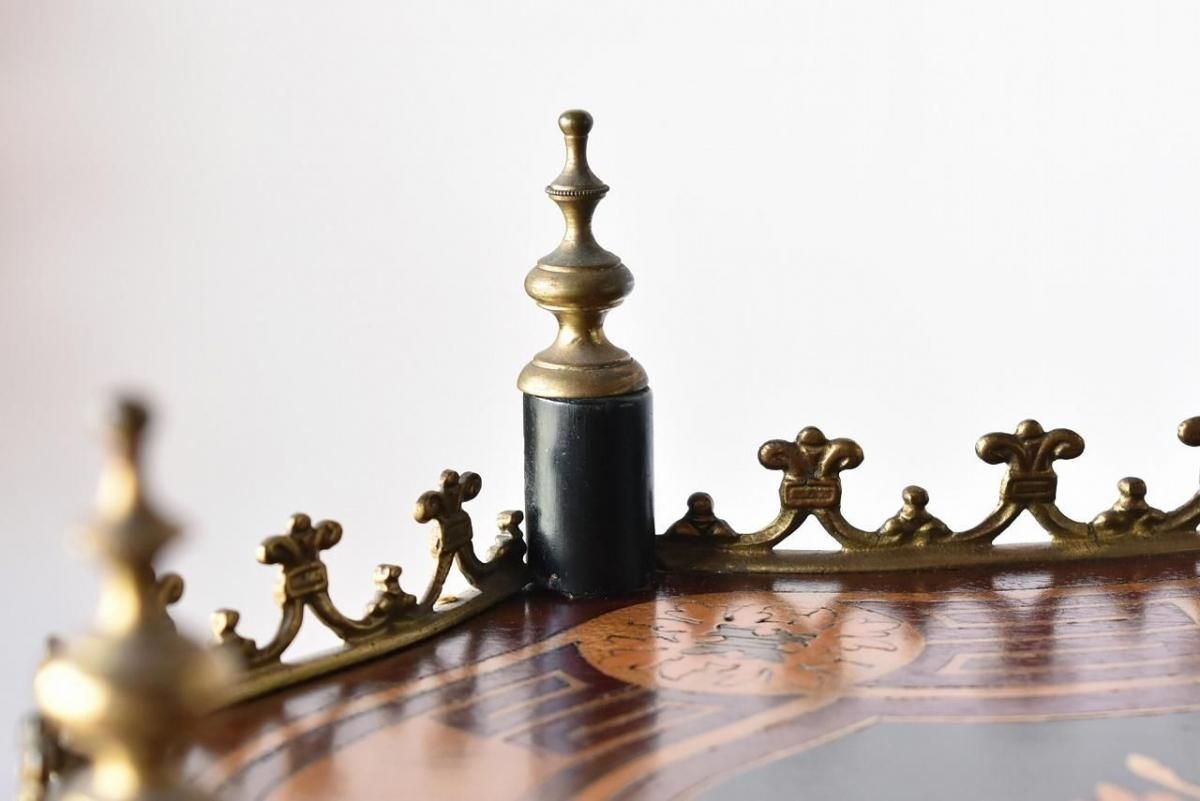 アンティークなビクトリア朝様式のウォールナット象嵌細工のクレ デンザ アンティークなビクトリア朝様式のウォールナット象嵌細工のクレ