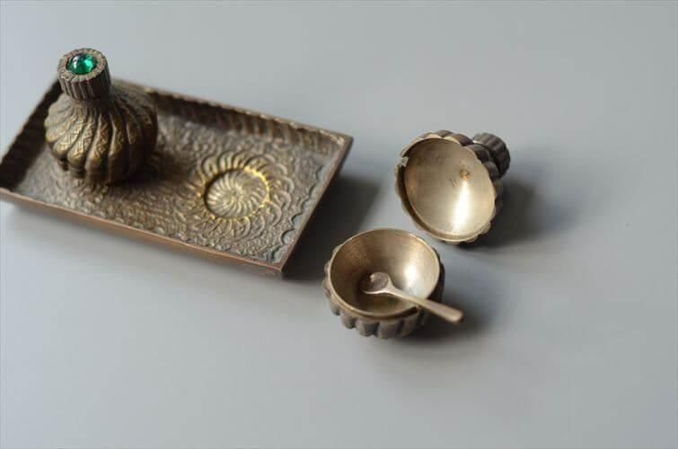 イングランドから 古い真鍮のソルト＆ペッパー トレー ミニ