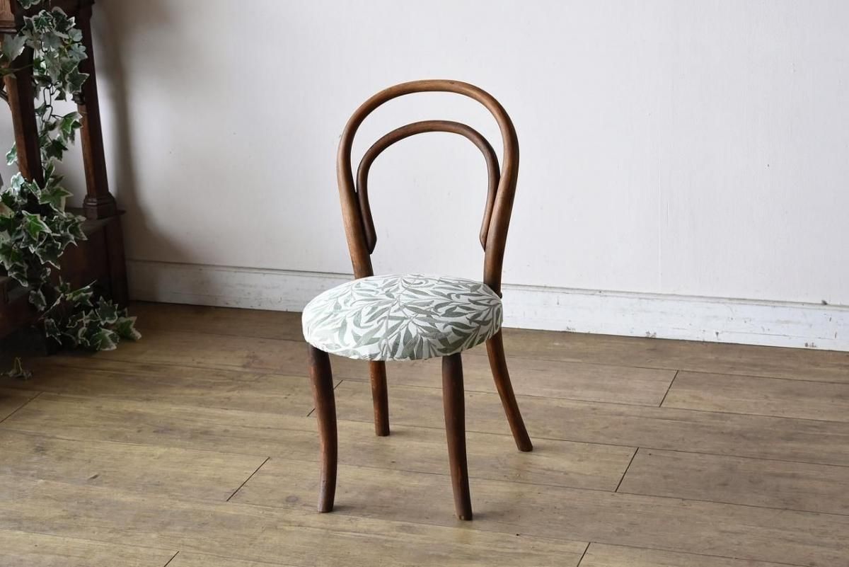 アンティーク 木製椅子 彫刻装飾 アームチェア ダイニングチェア ビンテージ 楽天市場】☆事前問合せ必須☆ 美品! アームチェア 4脚セット