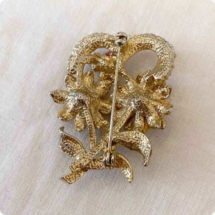 フランス1900s メタル ピンクブローチ ハートモチーフ