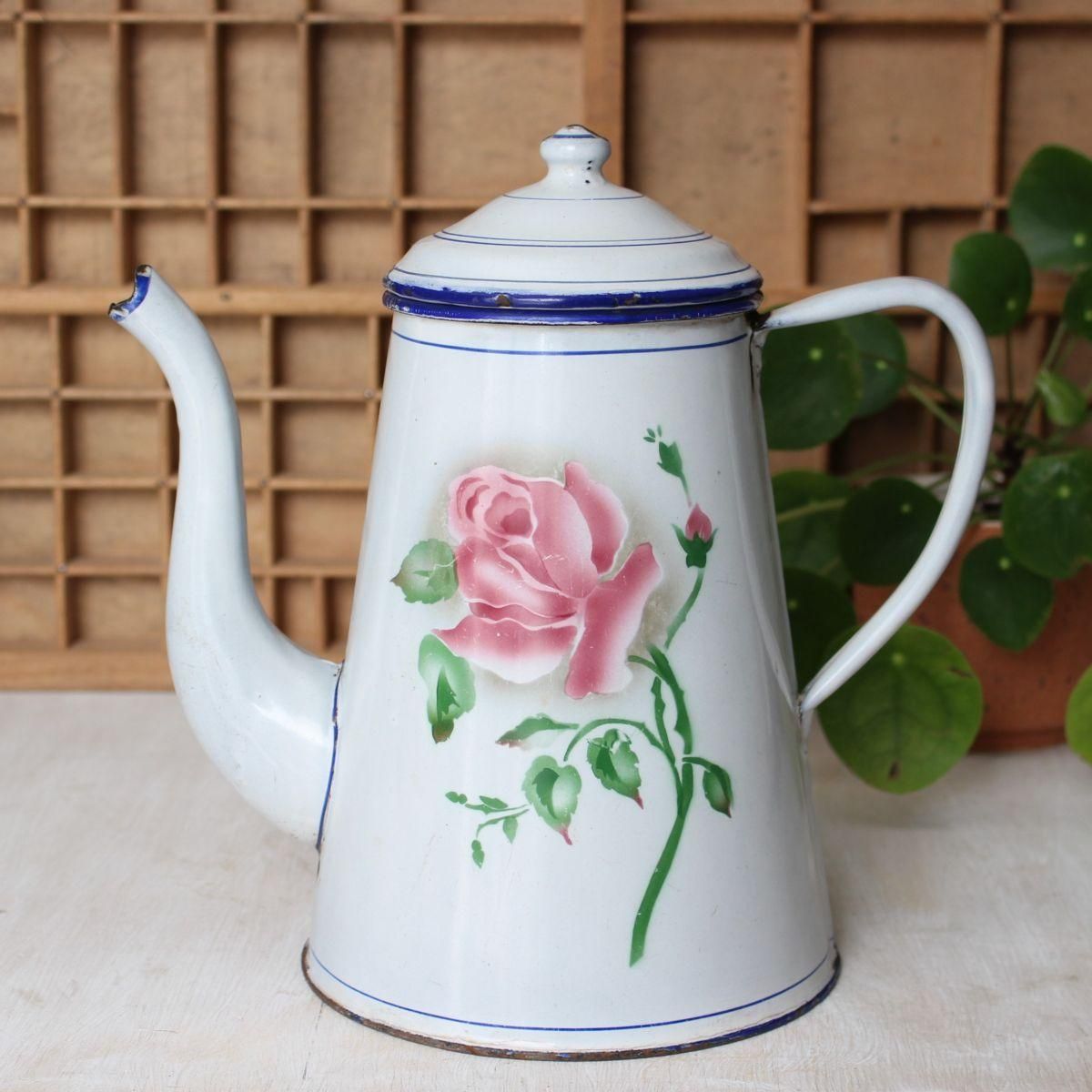 1920年代フランス製アンティークの素朴なホーロー鍋