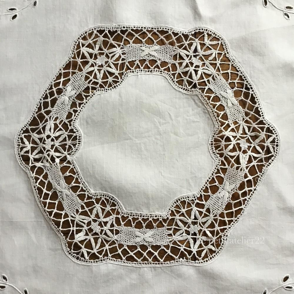 フランスアンティーク 直径1m円形テーブルクロス　ボビンレース　カットワーク刺繍 円形) フランス アンティーク リネン テーブルクロス ボビン