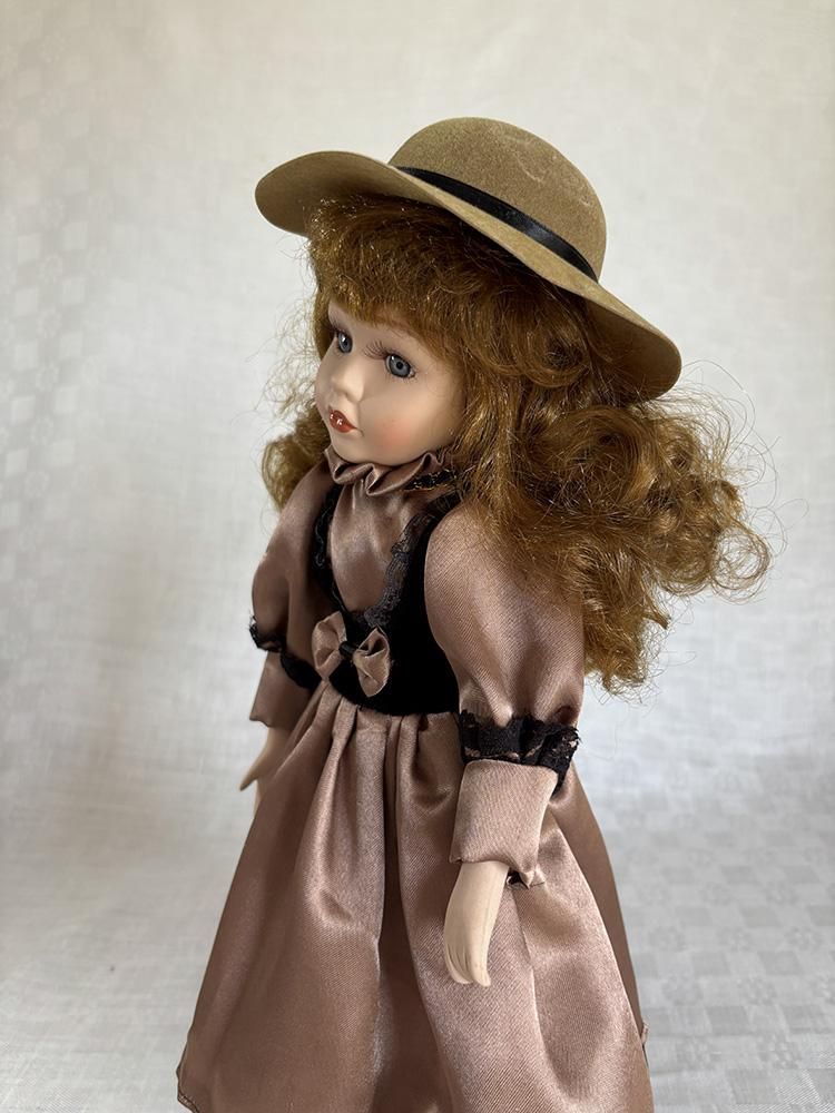 人形 ビスクドール ブラウンドレスと帽子のアンティーク