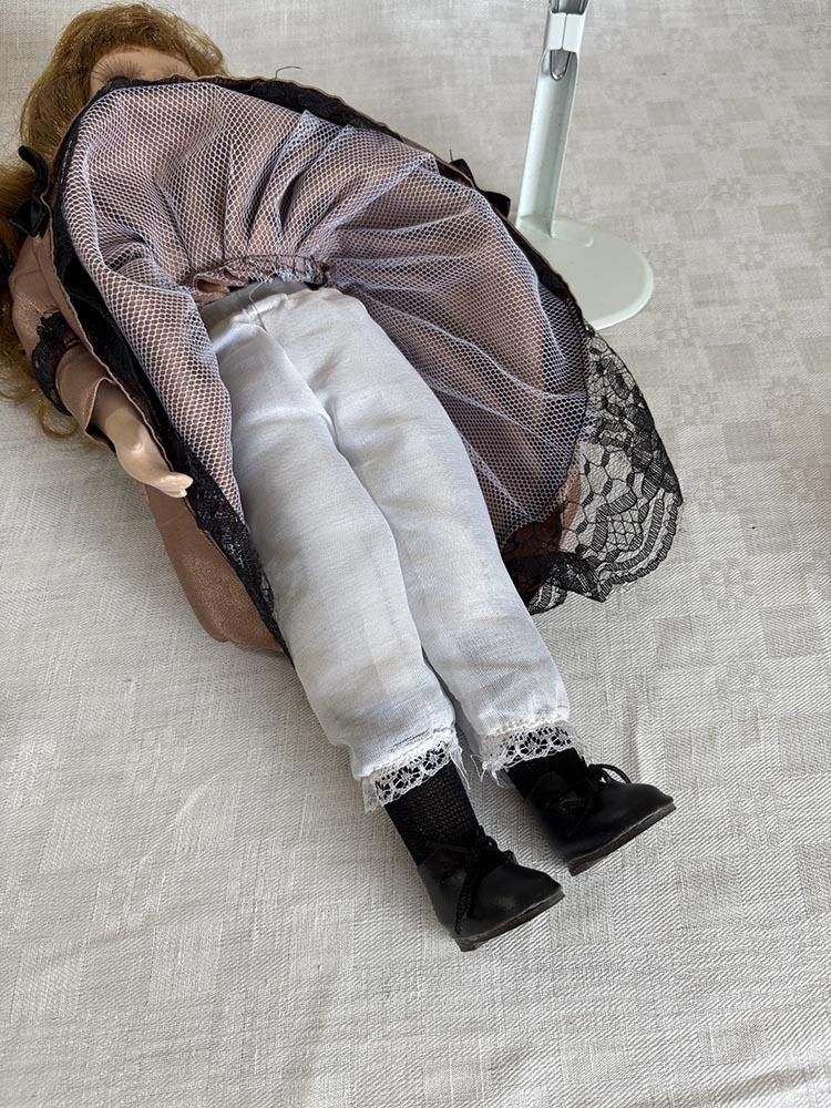 人形 ビスクドール ブラウンドレスと帽子のアンティーク