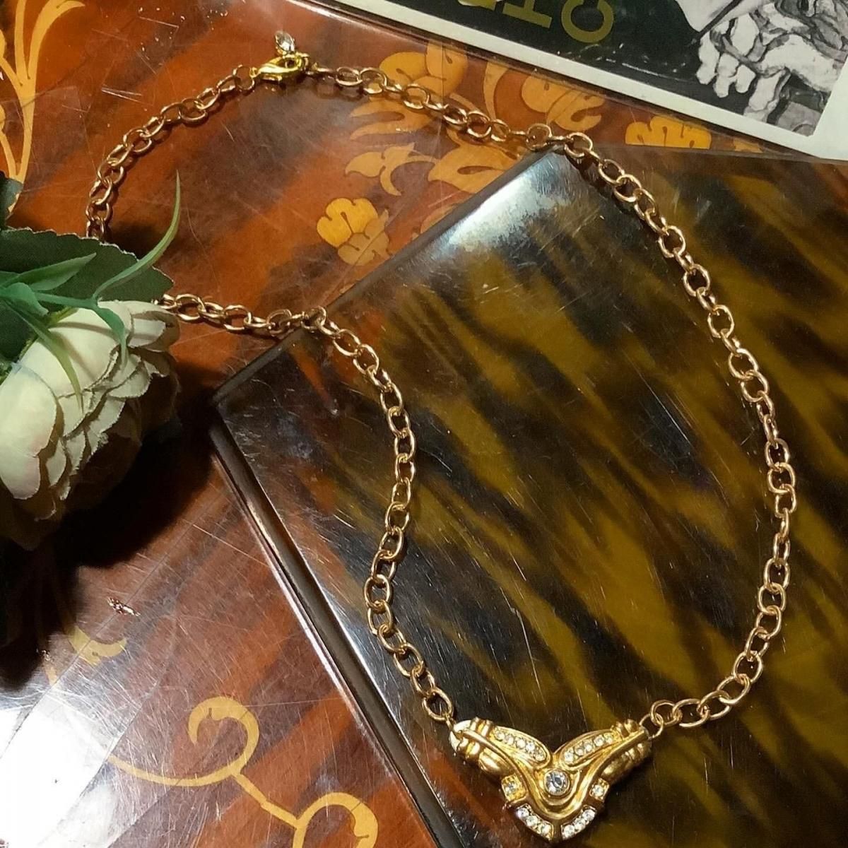 アンティークジュエリー特集｜ヴィンテージネックレス・ブローチ