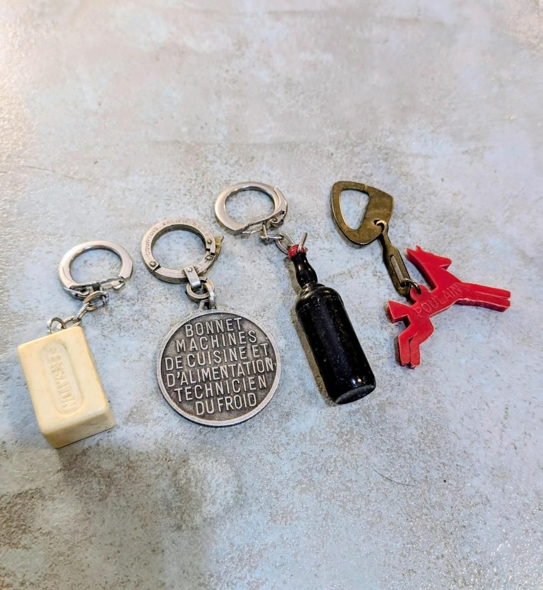 フランス雑貨1950年代の可愛いメタルキーホルダーアンティーク