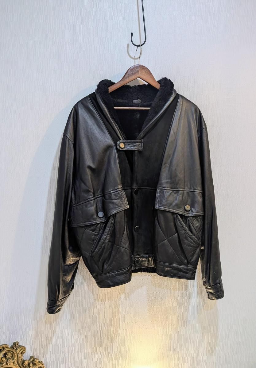 MLBブレーブス　ジップアップジャケット 袖取外し可 MLBブレーブス ジップアップジャケット 袖取外し可 MLBブレーブス