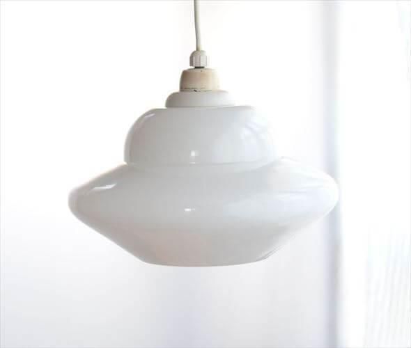 デンマーク製 ホワイトガラスのペンダントライト 北欧 ランプ