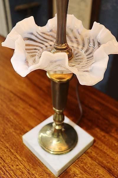 シェード付き】FENTON オパールセント テーブルランプ LED球付き