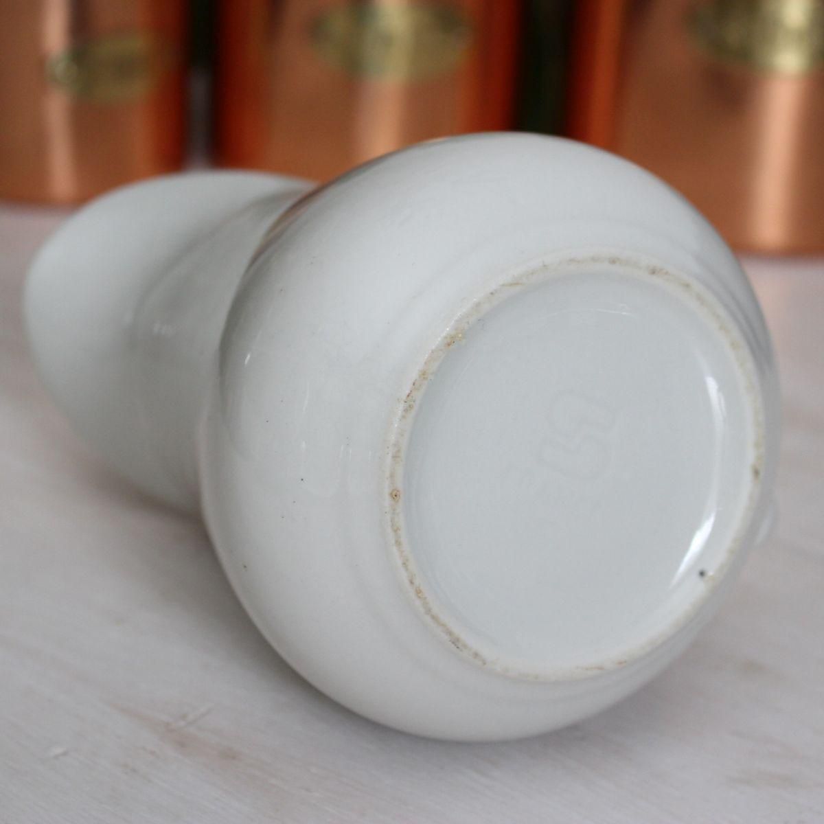 フランスブロカント サルグミンヌ白いピッチャーの魅力アンティーク