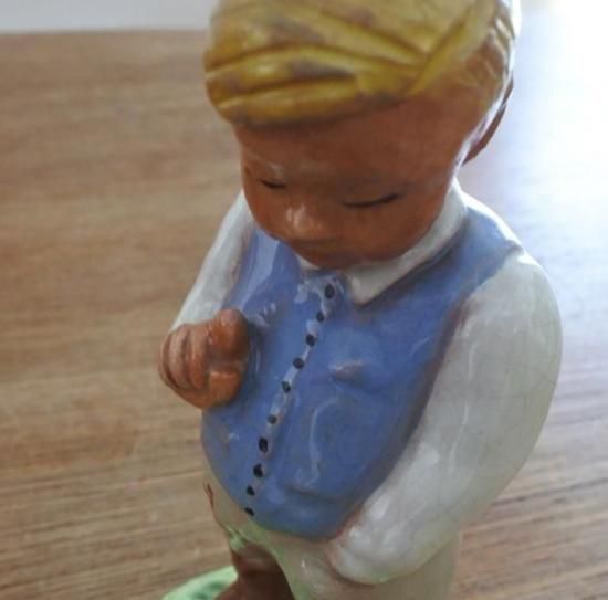 陶人形1950年代の犬と男の子の愛らしさアンティーク