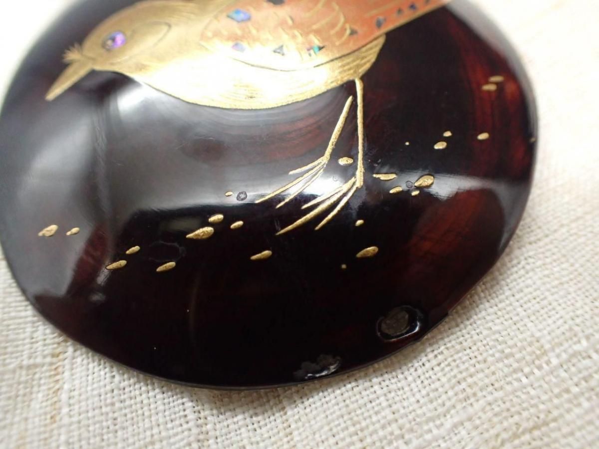 鼈甲 ブローチ 螺鈿 金蒔絵 久光 在銘 作家 和風 アンティーク Amazon