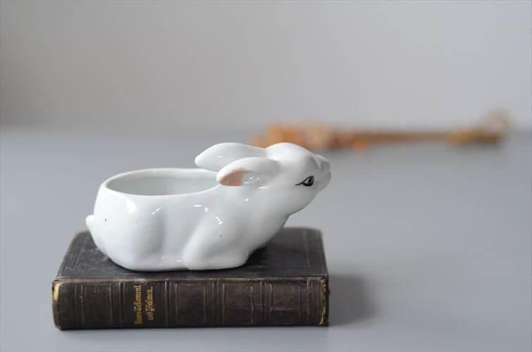 白磁 うさぎ 置物 ペーパーウェイト 古道具 アンティーク オブジェ