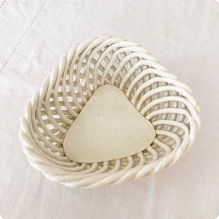 陶磁器の透かし彫り花模様1950年代のアンティーク