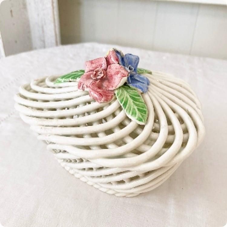 陶磁器の透かし彫り花模様1950年代のアンティーク