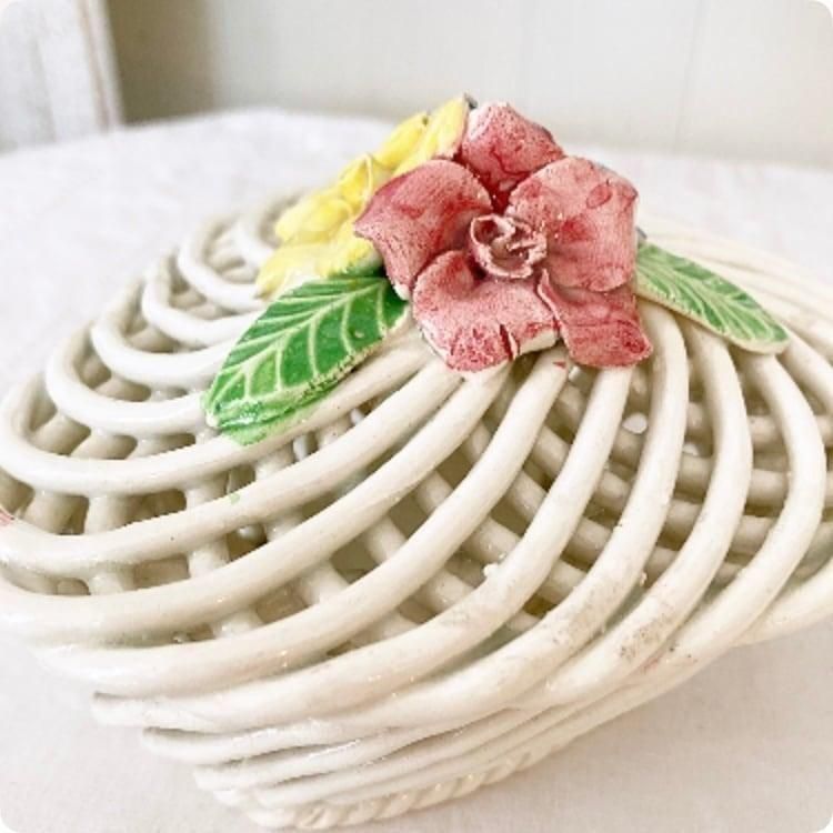 陶磁器の透かし彫り花模様1950年代のアンティーク