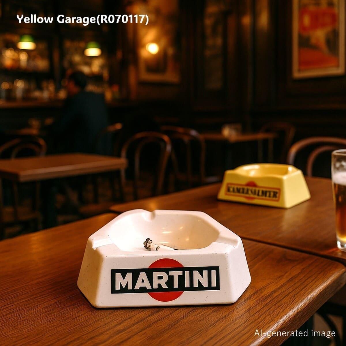 骨董 灰皿 切子 アッシュトレイ アンティーク インテリア アンティークガラスの灰皿、プレスドグラスのアッシュトレイ(pg-7765