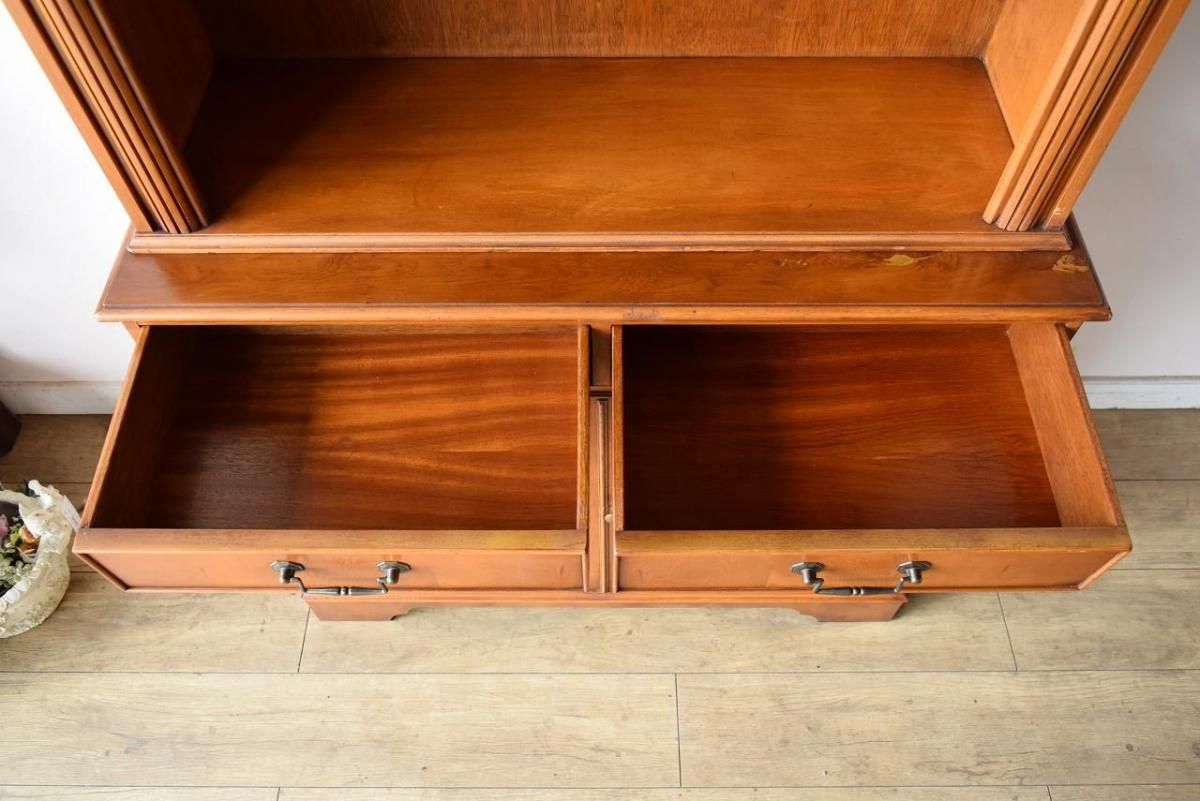 アーチの優美さが際立つ上品なブックキャビネット【9136】 - ANTIQUE