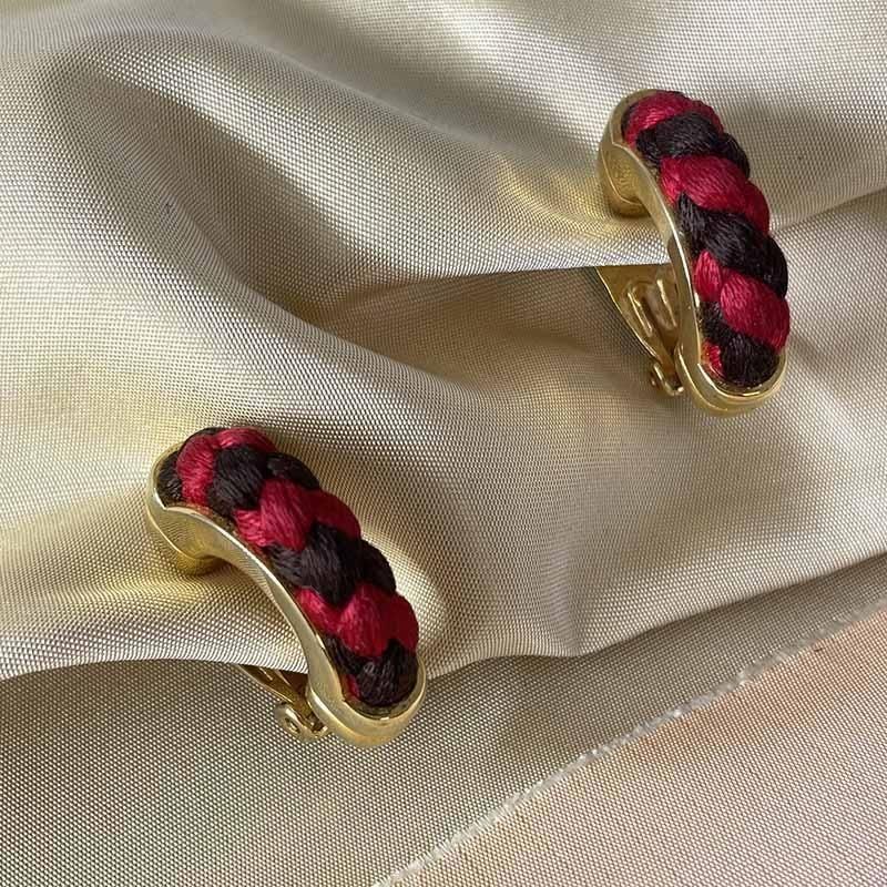 セリーヌ赤馬柄シルクスカーフ