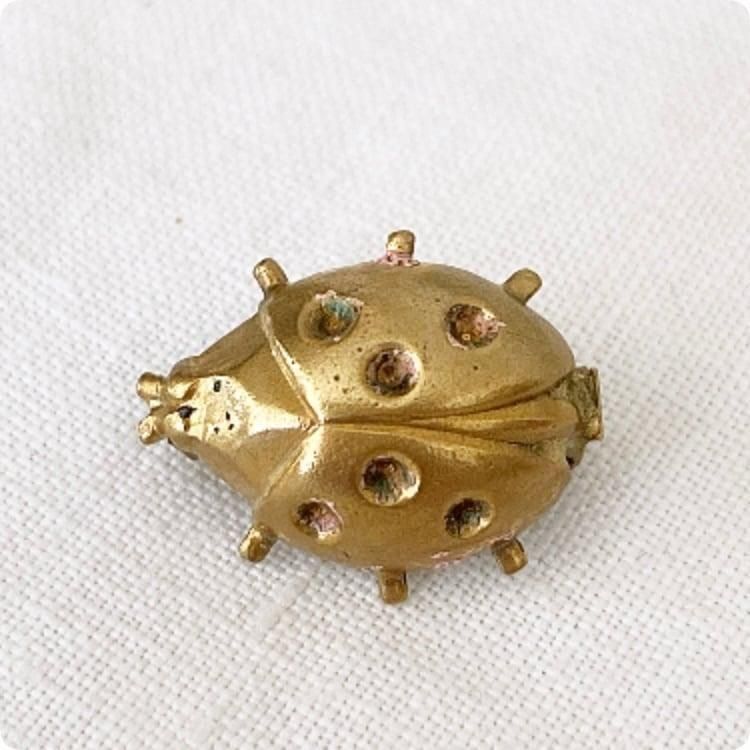 箱付き希少美品　Dior ヴィンテージ　フラワーブローチ　ゴールドラインストーン 箱付き希少美品 Dior ヴィンテージ フラワーブローチ ゴールドライン