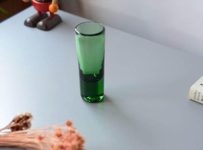 フィンランドから きれいなグリーンのガラスベース Iittala Loyto