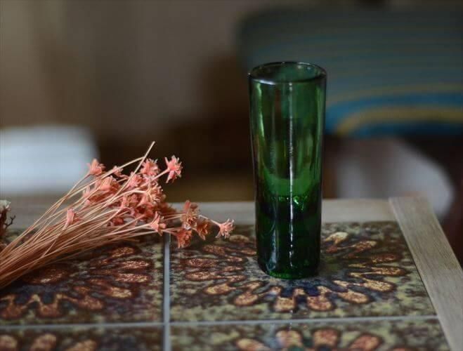 フィンランドから きれいなグリーンのガラスベース Iittala Loyto