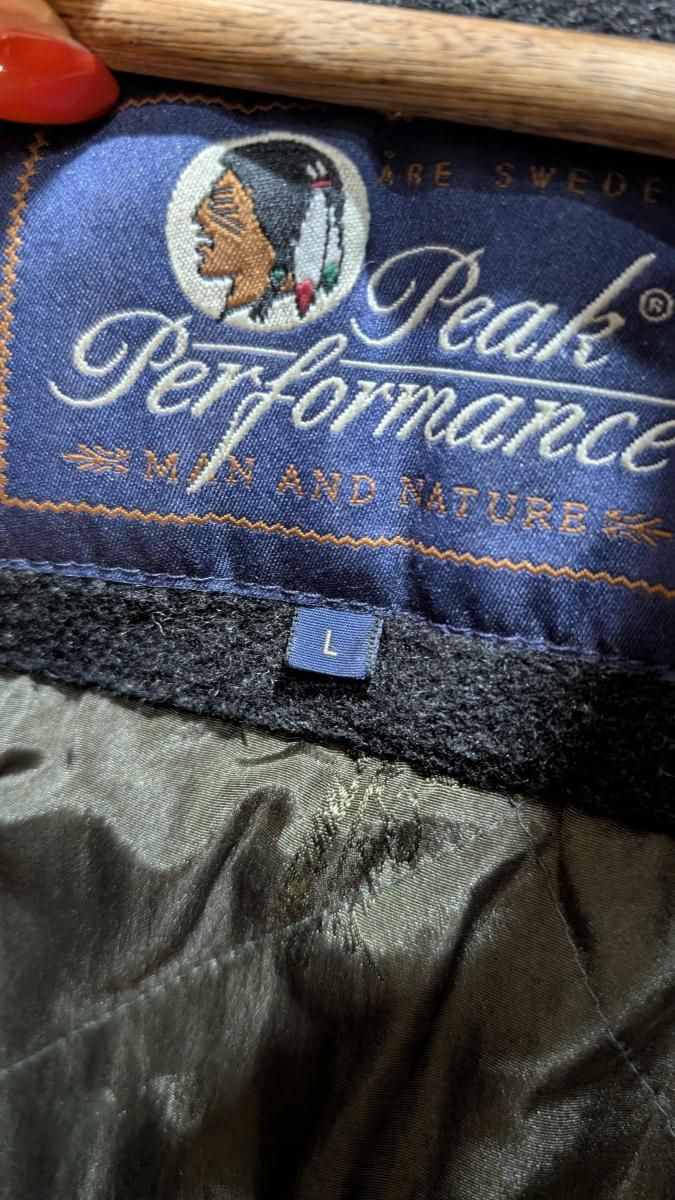 coolで暖かい スウェーデンブランド Peak Performance 1995 ウール