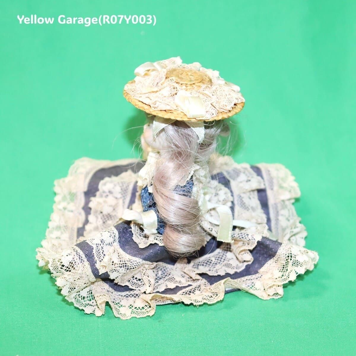 アンティークドール　人形　フランス　台付　ヴィンテージ　女の子　刺繍　レース ヴィンテージ陶器ドール｜レースドレスの小さなお嬢さま（13cm