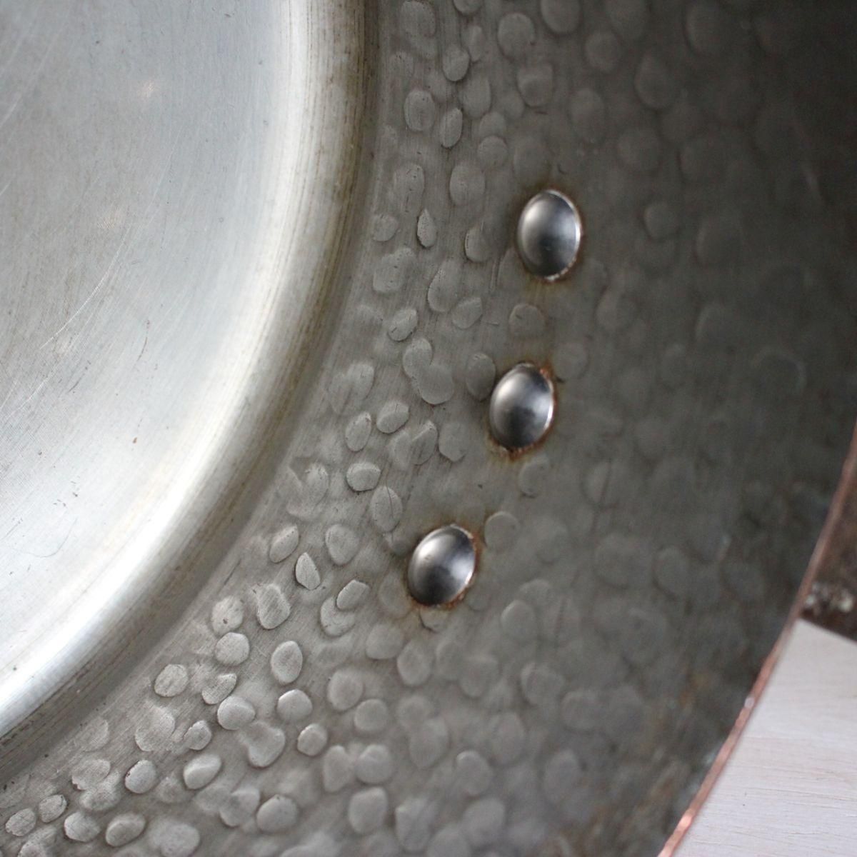 フランス蚤の市発 ☆銅製片手鍋 (直径20cm/深さ10cm)｜フランスから