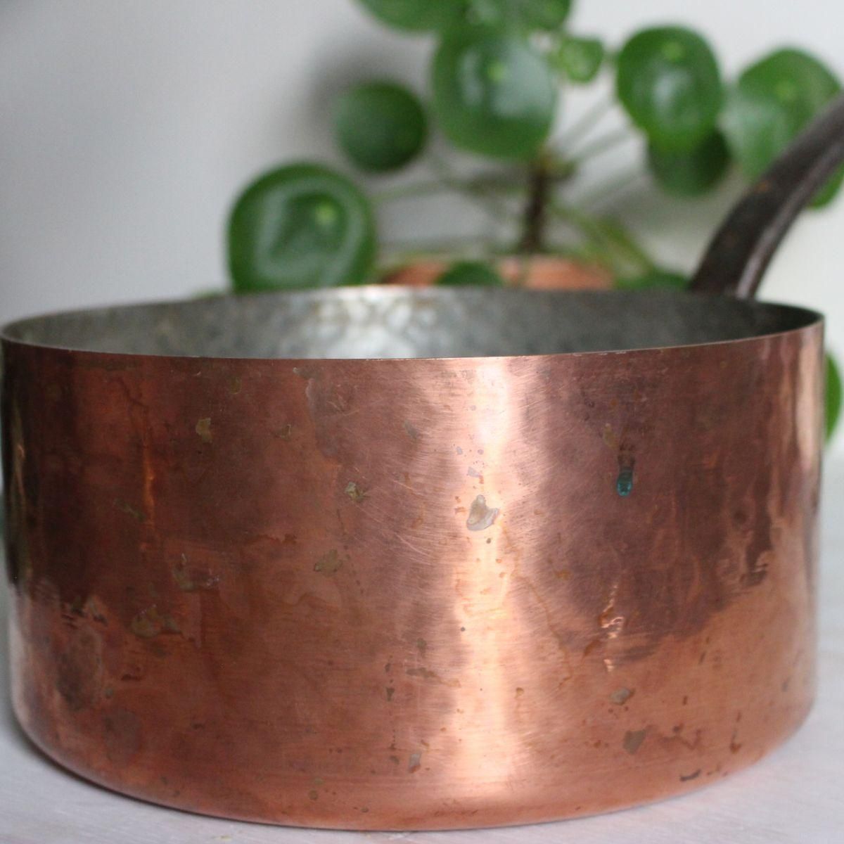 銅製片手鍋　20cm フランスアンティーク フランス蚤の市発 ☆銅製片手鍋 (直径20cm/深さ10cm)｜フランスから