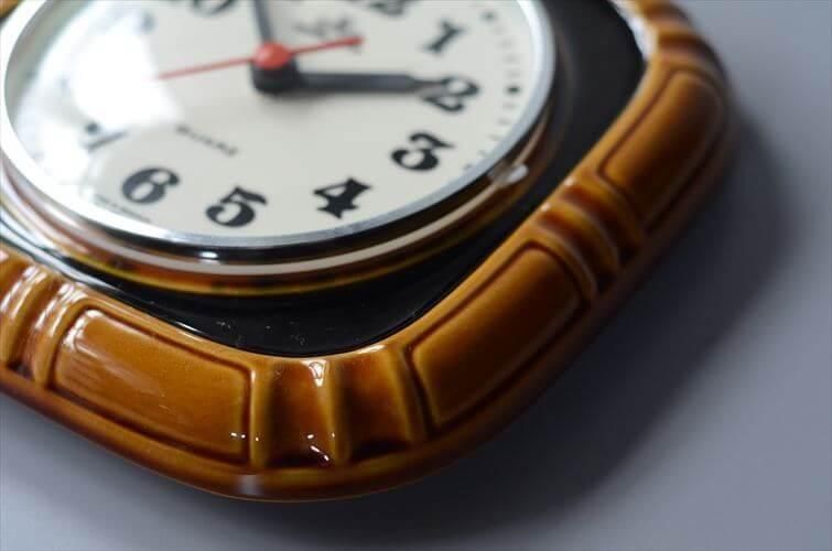 ドイツ製 Meister-Anker きれいなブラウン陶器の壁時計 壁掛け