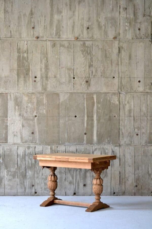 Small draw leaf table