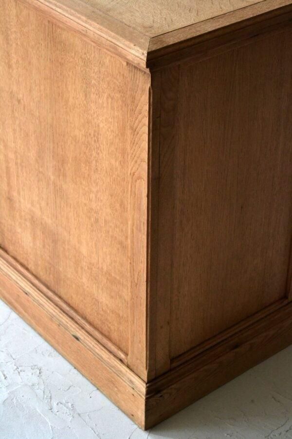 Counter cabinet