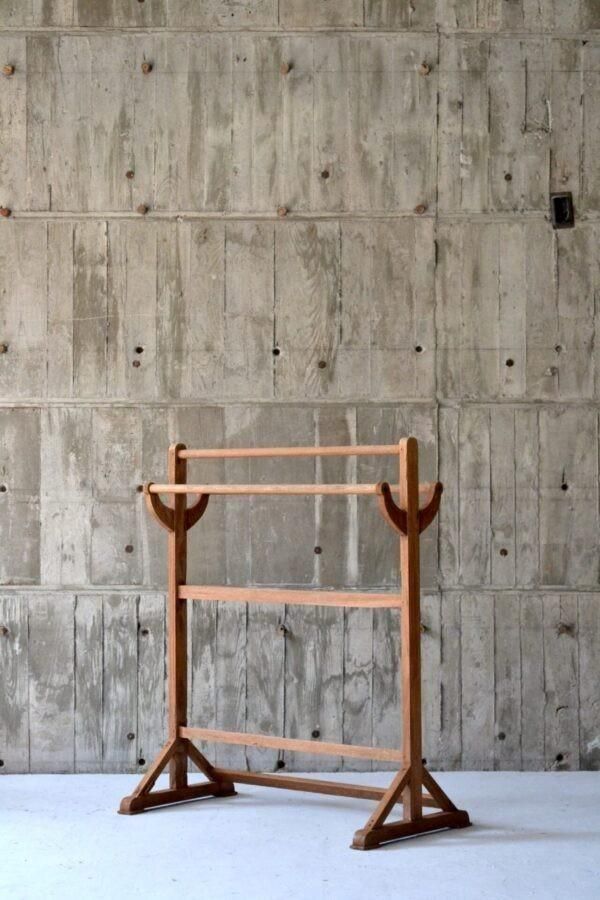Linen rack