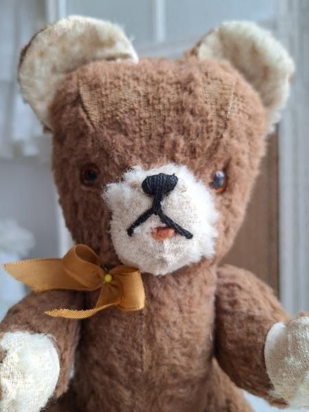 スロベニアの蚤の市に転がっていたテディベア スロヴェニア アンティーク フレンチテディベア - アンティークモール＆蚤の市情報サイト｜全国