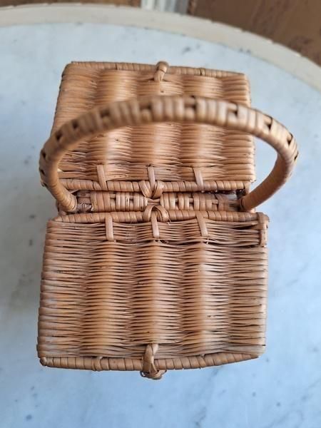 アンティークドールバスケット - アンティークモール＆蚤の市情報