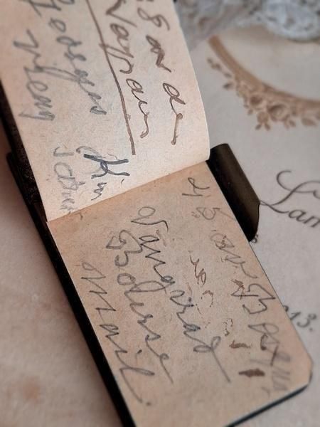 アンティークカルネ・ド・バル - アンティークモール＆蚤の市情報