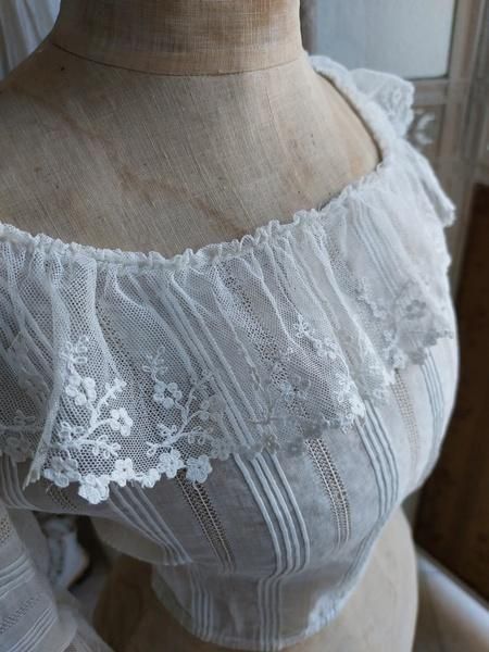 アンティークレースボディス - アンティークモール＆蚤の市情報サイト