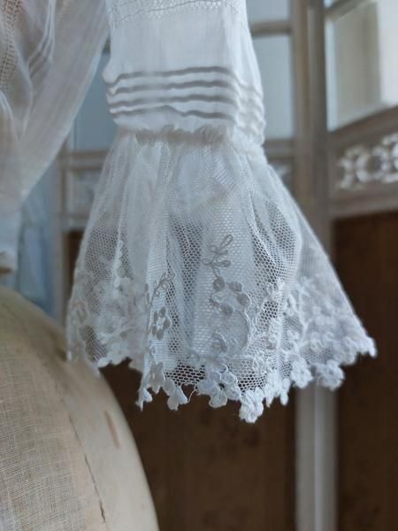 アンティークレースボディス - アンティークモール＆蚤の市情報サイト