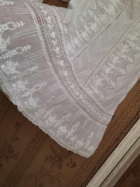 ベビードレス　レース　刺繍　アンティーク　フランス　ドール アンティークレースベビードレス - アンティークモール＆蚤の市情報