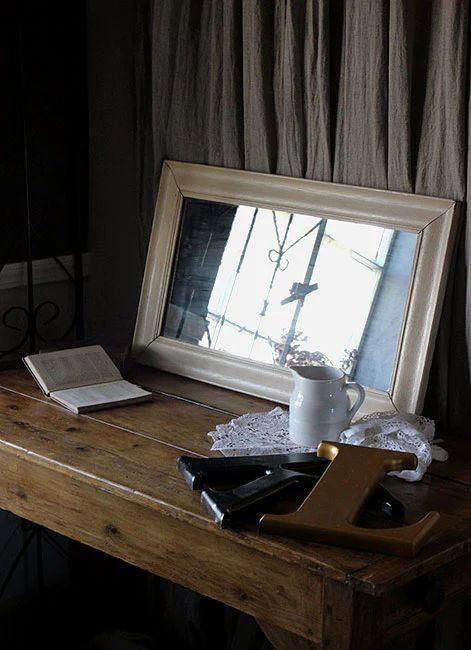 イギリスアンティーク ウォールミラー（鏡） 白 ペイント シャビー