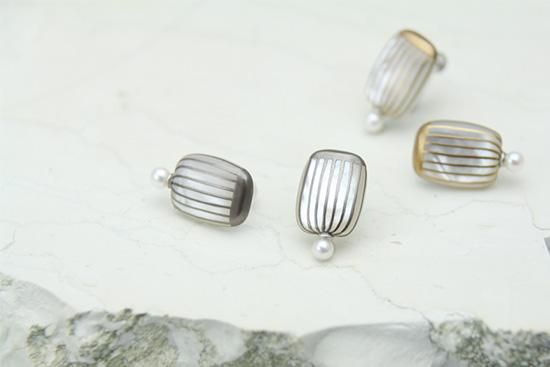 [白蝶貝/蒔絵/K10ピアス] Classic ko(クラッシック・コー) 半額】 白蝶貝/蒔絵/K10ピアス] Classic ko(クラッシック・コー