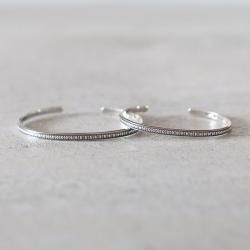 ERICKA NICOLAS BEGAY [å ˥饹 ӥ] ''STAMP BANGLE 01'' (MEN'S & LADIES')<img class='new_mark_img2' src='https://img.shop-pro.jp/img/new/icons13.gif' style='border:none;display:inline;margin:0px;padding:0px;width:auto;' />