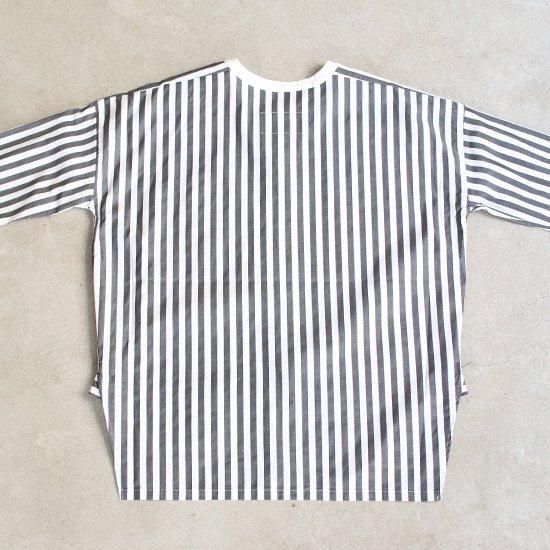 UNIVERSAL TISSU [ユニヴァーサルティシュ] ''タイプライター