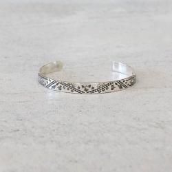 ERICKA NICOLAS BEGAY [å ˥饹 ӥ] ''BANGLE'' (MEN'S & LADIES')<img class='new_mark_img2' src='https://img.shop-pro.jp/img/new/icons13.gif' style='border:none;display:inline;margin:0px;padding:0px;width:auto;' />