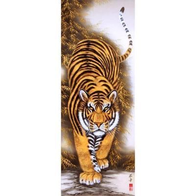 猛虎」高松石華 尺五立(幅54,5㎝x丈190㎝)軸先：陶器 桐箱収納【送料