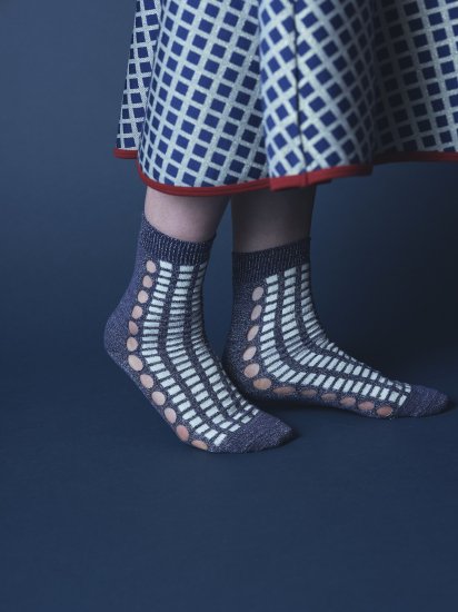 <img class='new_mark_img1' src='https://img.shop-pro.jp/img/new/icons14.gif' style='border:none;display:inline;margin:0px;padding:0px;width:auto;' />Window Check Socks - NAVY