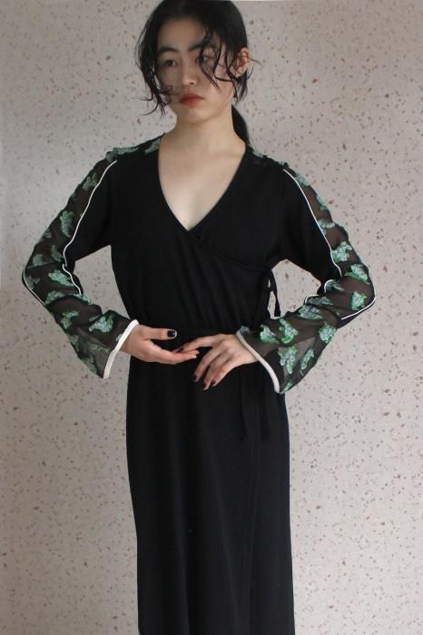 Suzuran Motif Jersey Dress - BLACK