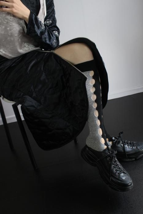 Line Hole High Socks - MONOTONE
