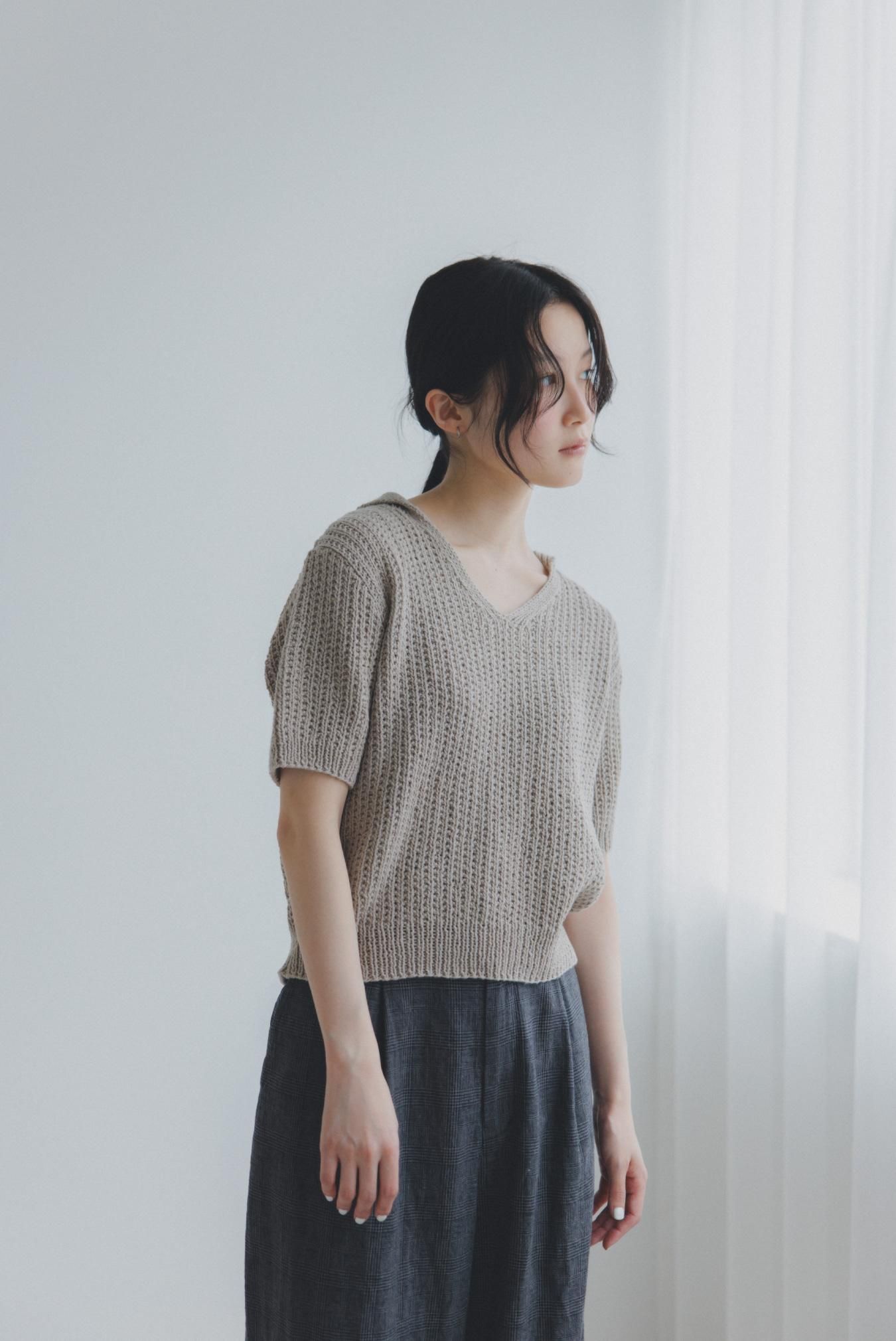 【SUKALA HOME】リラックスクロスネックショートリブトップス　アイボリー SUKALA HOME】リラックスクロスネックショートリブトップス(M・L